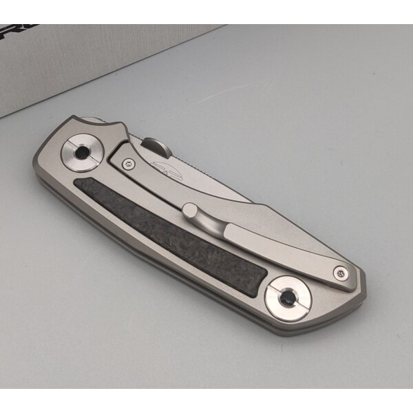 Real Steel Delta 2600 Framelock TC4 Titan / Kohlefaser