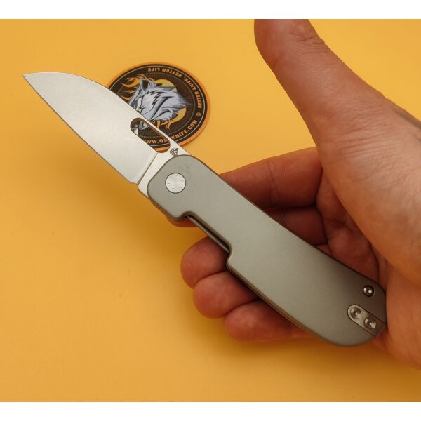 QSP Knife Variant PE Linerlock 14C28N Titan Silver Stonewash