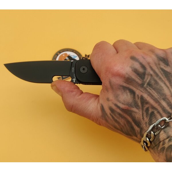 QSP Knife Variant PE Linerlock 14C28N Titan Black
