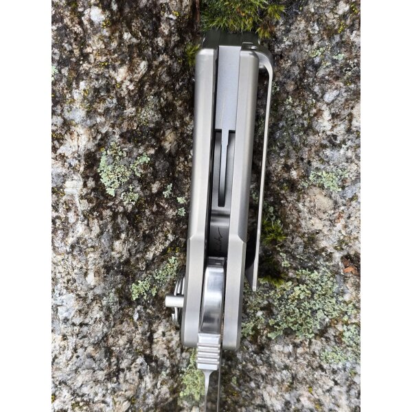 Midgards-Messer URD XXL Folder Titan CPMD2 Stahl mit neuer Granade Bolzensicherung und neuartiger Backlockfeder