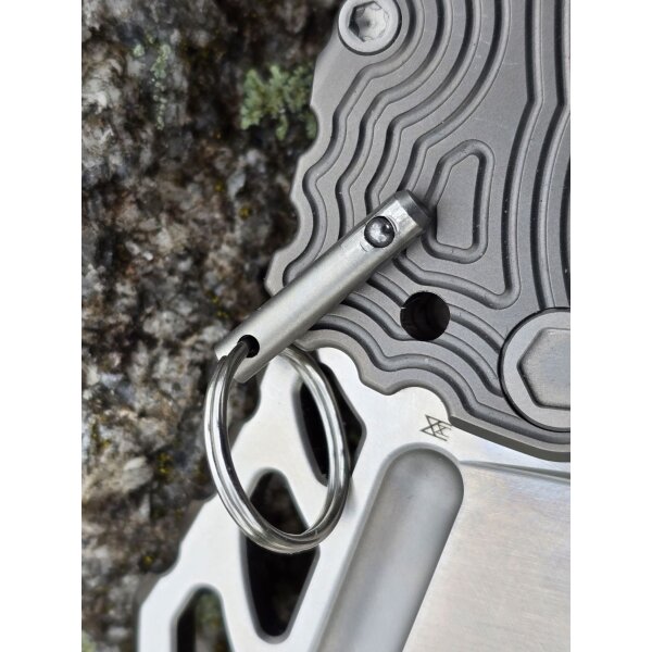 Midgards-Messer URD XXL Folder Titan CPMD2 Stahl mit neuer Granade Bolzensicherung und neuartiger Backlockfeder