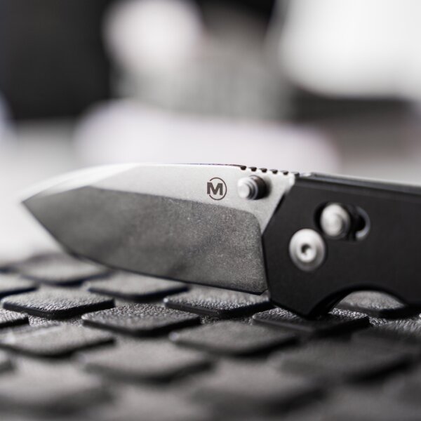 Böker Magnum Rockstub Black 440B Stahl mit Griff aus Aluminium und Crossbar Lock 01SC091