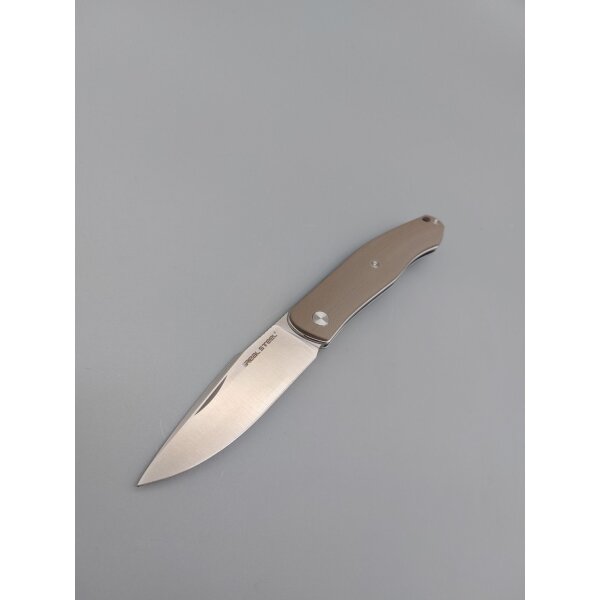 Real Steel Serenity Slip Joint Coyote G10 Satin Klinge Design by Braginets Farbe Beige Tan