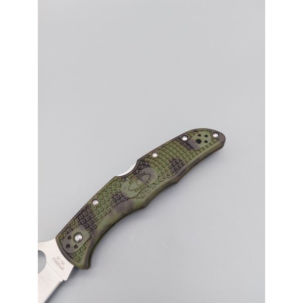 Spyderco Endura 4 Zome Green Camo Tarn Grün Military Camouflage VG-10 Stahl 01SP920