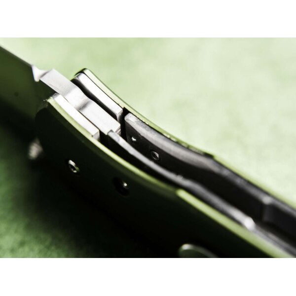 Böker Plus Lefti Lefty Grün Green Linerlock Aluminium 12C27 Stahl 01BP0006