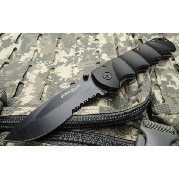 Böker Magnum Black Spear 440A Stahl 01RY247
