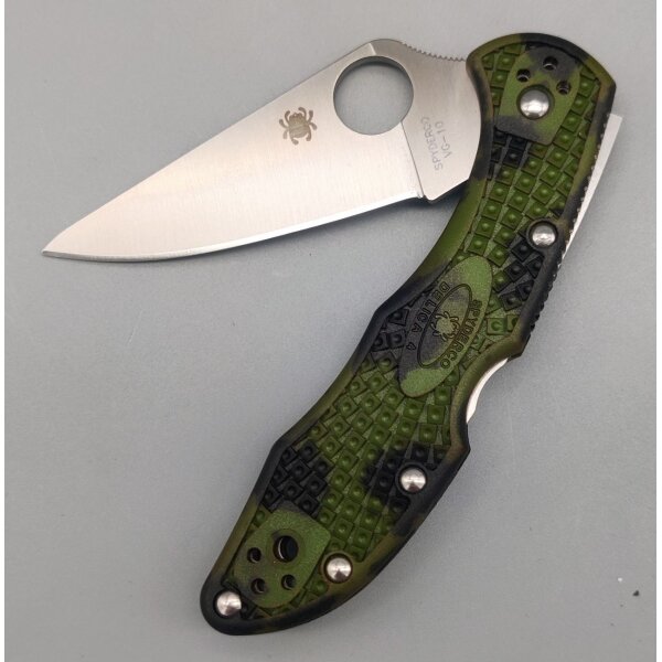 Spyderco Delica 4 Lightweight Zome Green Camo Tarn Grün Military Camouflage VG-10 Stahl 01SP921