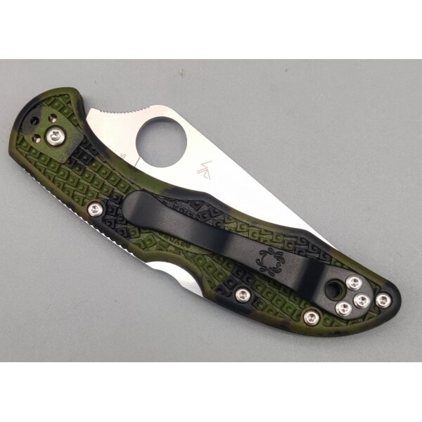 Spyderco Delica 4 Lightweight Zome Green Camo Tarn Grün Military Camouflage VG-10 Stahl 01SP921