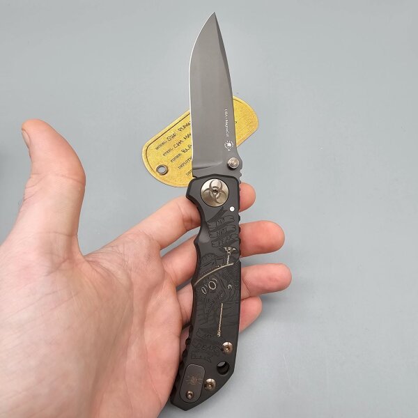 Spartan Blades SF5 Custom Magna Cut Harsey Folder - PLAGUE DOCTOR PVD Black Gold Schwarz
