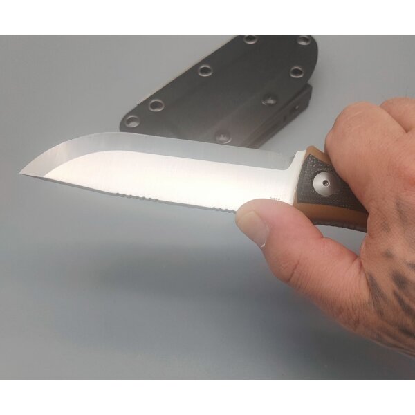Kizer Polaris Bushcraft AEB-L Stahl Black Micarta G10