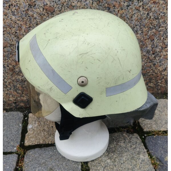 Feuerwehrhelm "Schuberth" F220 nachleuchtend gebraucht