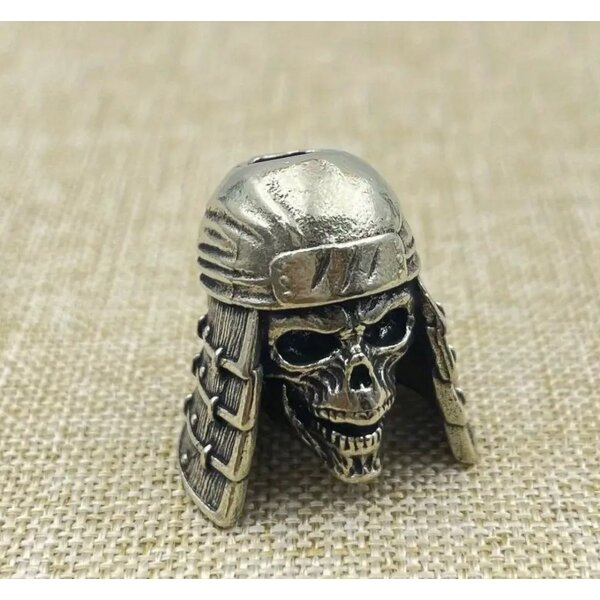 Bead Anhänger Skull Warrior Krieger Totenkopf Helm Schlüsselanhänger aus Messing EDC