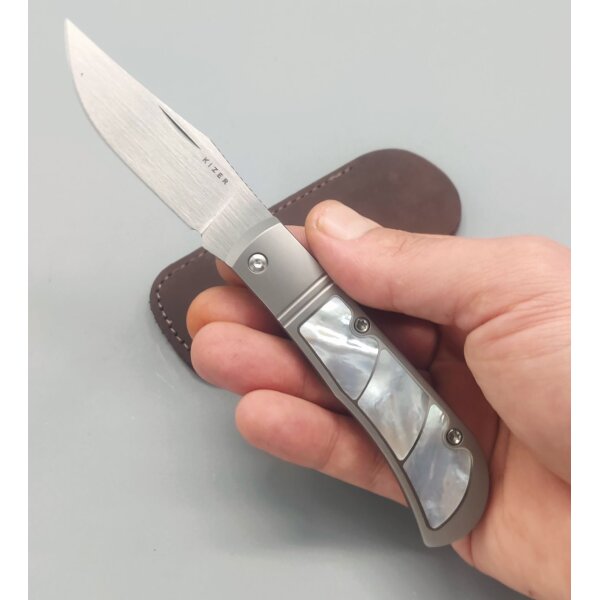 Kizer Trestle Slipjoint S45VN Stahl Titan / Perlmutt Gentleman Knife