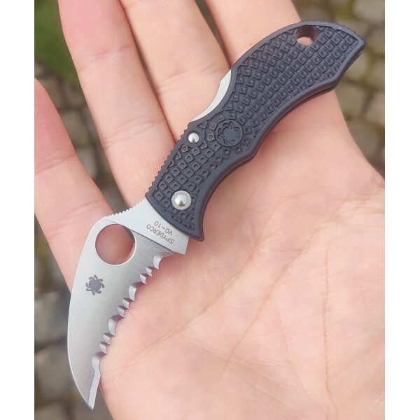 Spyderco Manbug Hawkbill Black FRN VG-10 SpyderEdge 01SP1334