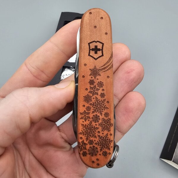 Victorinox Schweizer Messer Climber Wood Winter Magic 2025 Limited Edition Holz Holzgriff Taschenmesser Multitool Rucksackmesser