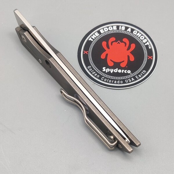 Spyderco Cobol Titan Slipjoint Made in Italy M390 Stahl 01SP1381