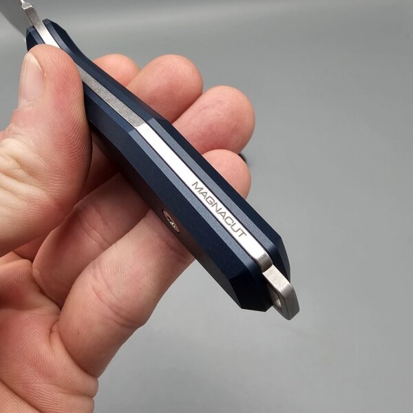 Böker Daily Knives AK1 Droppoint MagnaCut Blue EDC Fahrtenmesser Alex Kremer Design
