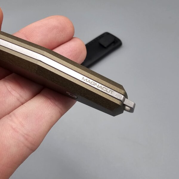 Böker Daily Knives AK1 Droppoint MagnaCut Gold EDC Fahrtenmesser Alex Kremer Design