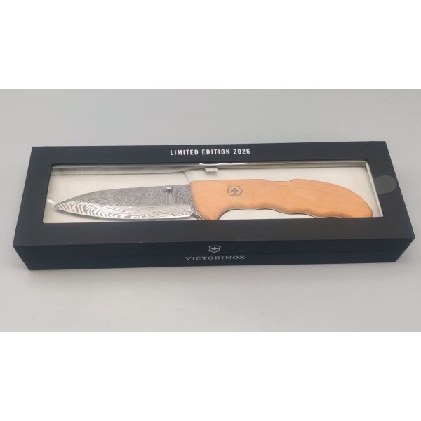 Victorinox Evoke Wood Damast Limited Edition 2026 Jahresmesser Damastmesser