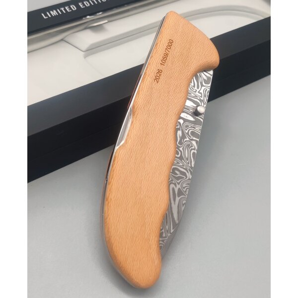 Victorinox Evoke Wood Damast Limited Edition 2026 Jahresmesser Damastmesser