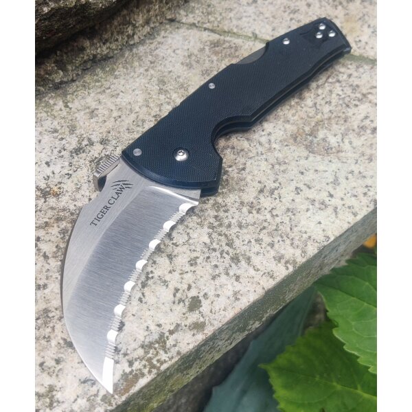 Cold Steel Tiger Claw Lynn Thompson Collection Karambit Tri-Ad Lock Serrated Edge Wellenschliff CTS XHP G10 Griff CHLT00072