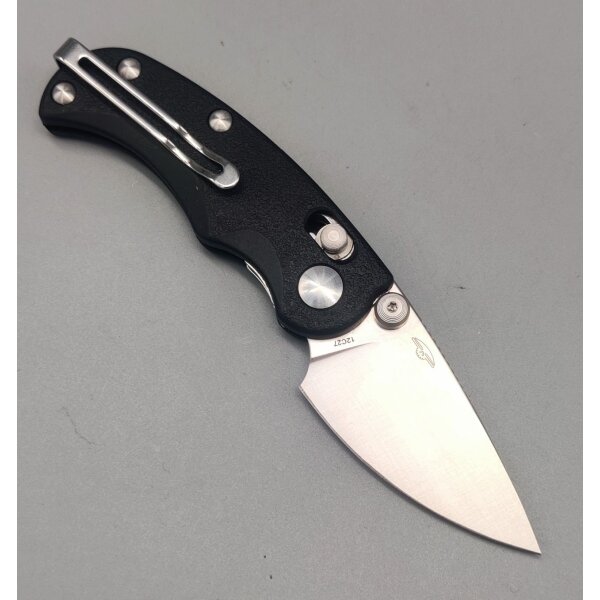 Real Steel Esca Crossbar Lock Folder Black 12C27 Stahl GFN Griff