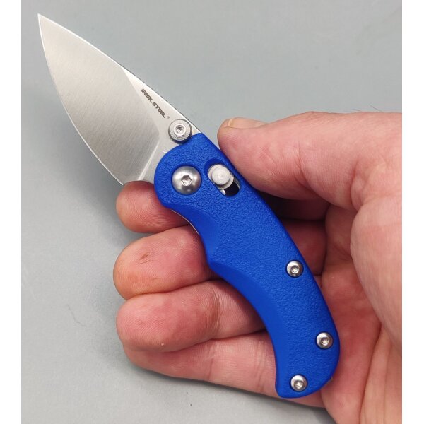 Real Steel Esca Crossbar Lock Folder Blue 12C27 Stahl GFN Griff
