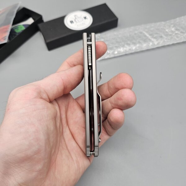 Bastard Knives x Jürgen Schanz Krush Limited Edition Titan Folder mit 3V Stahl und Klinge von J.Schanz