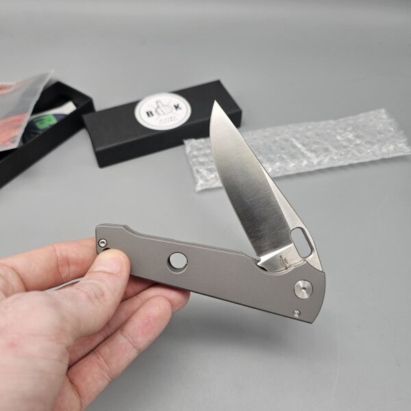 Bastards Knives x Jürgen Schanz Krush Limited Edition Titan Folder mit 3V Stahl und Klinge von J.Schanz - Bastard Knives