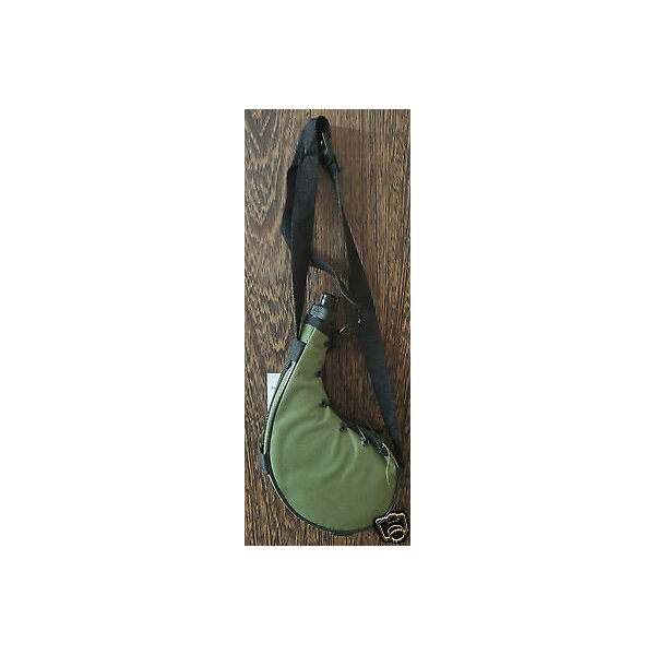 Feldflasche Bota schwarz oliv coyote Trinkflasche mit Trageriemen 0,75 L Volumen oliv 33203B
