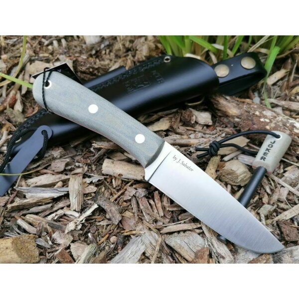 Joker Montanero 14C28N Micarta Grün inkl. Feuerstarter Lederscheide