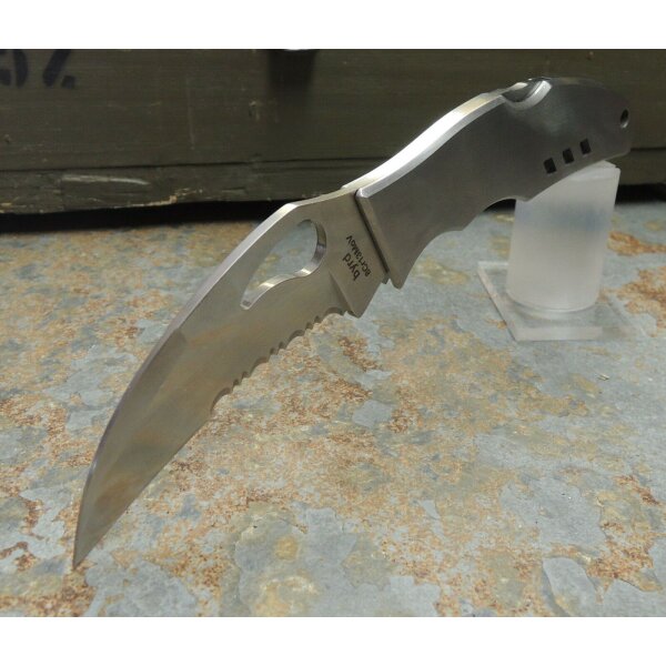 Spyderco Crossbill Serrated 8Cr13MoV Edelstahl Silber 01SP1007PS