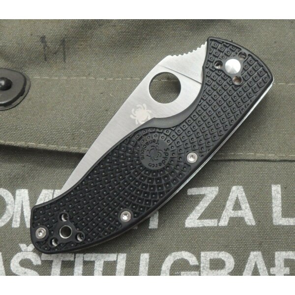 Spyderco Tenacious Lightweight Plain 8Cr13MoV FRN  Schwarz 01SP1056