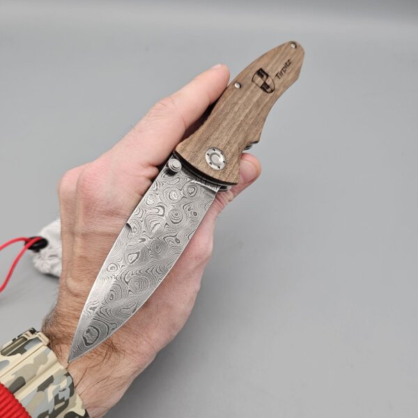 Böker Solingen Tirpitz Damast Wood Einhand Premium aus heimischem Walnussholz Kriegsschiff Tirpitz Damaststahl 110192DAM