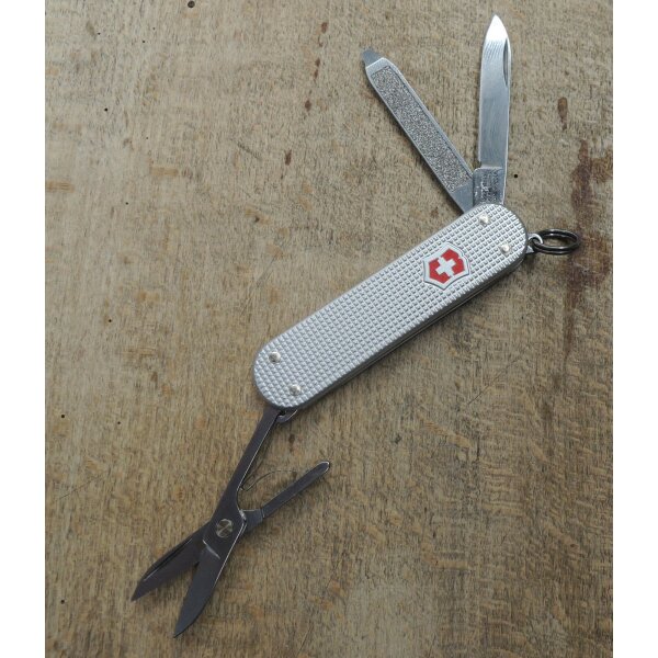 Victorinox Classic Schweizer Messer Mini Schlüsselanhänger 0.6223 VIELE MODELLE Alox silber