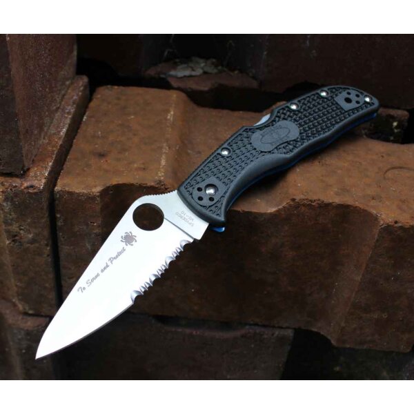 Spyderco Endela Lightweight Thin Blue Line Combination VG-10 FRN  Schwarz 01SP1167