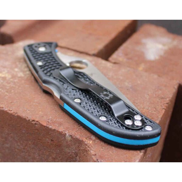 Spyderco Endela Lightweight Thin Blue Line Combination VG-10 FRN  Schwarz 01SP1167
