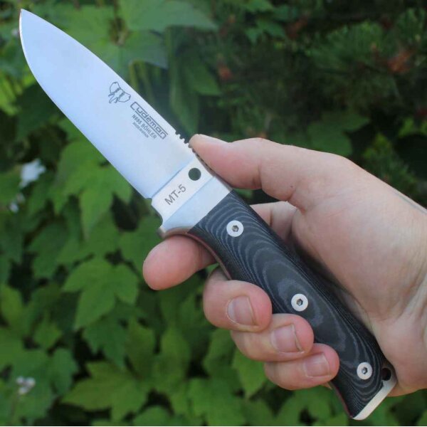 Cudeman MT-5 N695 Micarta Schwarz inkl. Feuerstarter Paracord Schärfer Lederscheide