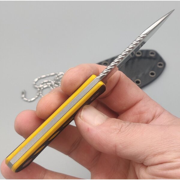 QSP Knife CANARY Neck Knife QS141-A1 mit Kydxscheide Black/Yellow