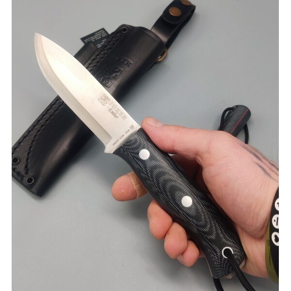 Joker Ember S 14C28N Micarta Schwarz inkl. Feuerstarter Paracord Dangler Lederscheide