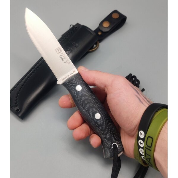 Joker Ember 14C28N Micarta Schwarz inkl. Paracord Dangler Lederscheide