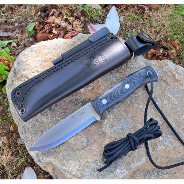Joker Ember 14C28N Micarta Schwarz inkl. Feuerstarter Paracord Dangler Lederscheide