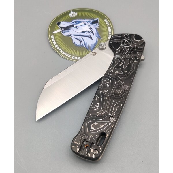 QSP Knife PENGUIN PLUS QS130XL-D1 20CV Stahl Carbon/Titan