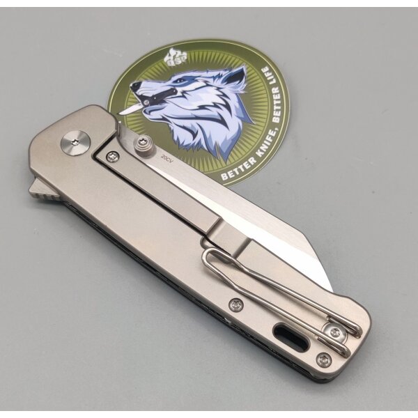QSP Knife PENGUIN PLUS QS130XL-D1 20CV Stahl Carbon/Titan