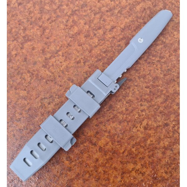 Extrema Ratio Mamba Wolf Grey