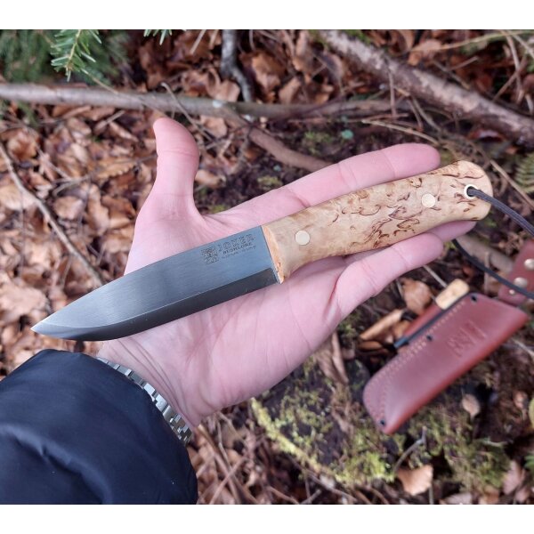 Joker Scandi Bushlord Sleipner Stahl Maserbirke Lederscheide mit Feuerstarter