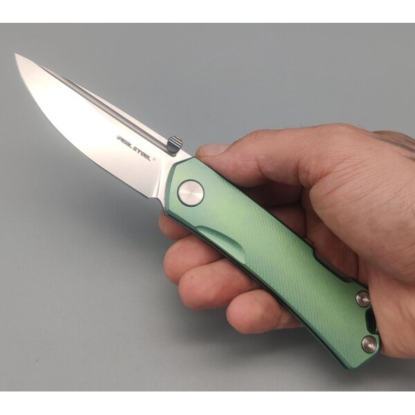 Real Steel Luna Maius SPRING GREEN Backlock N690 Stahl Titan