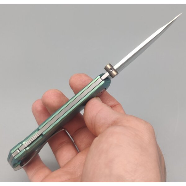 Real Steel Luna Maius SPRING GREEN Backlock N690 Stahl Titan