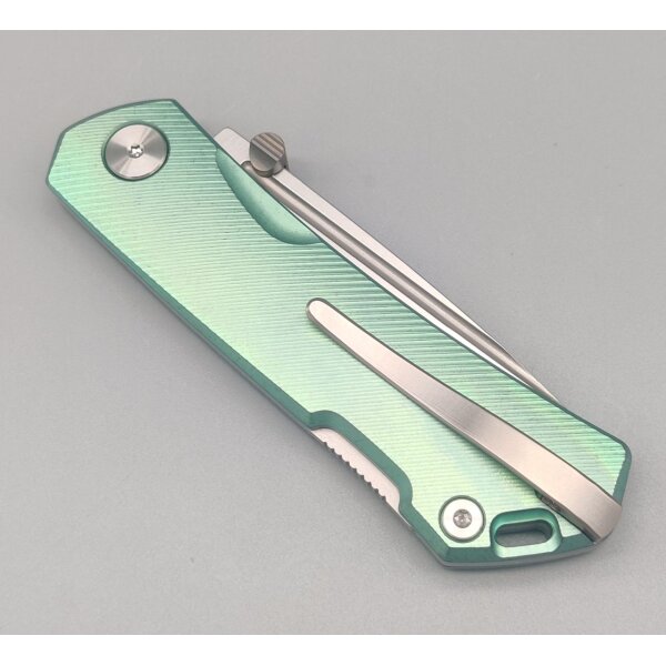 Real Steel Luna Maius SPRING GREEN Backlock N690 Stahl Titan