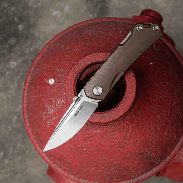 Real Steel Luna Maius TAN BRONZE Backlock N690 Stahl Titan